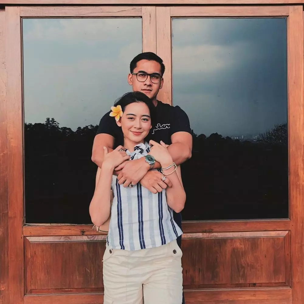 Seleb dan pasangan blasteran Prancis © 2021 brilio.net Seleb dan pasangan blasteran Prancis © 2021 brilio.net