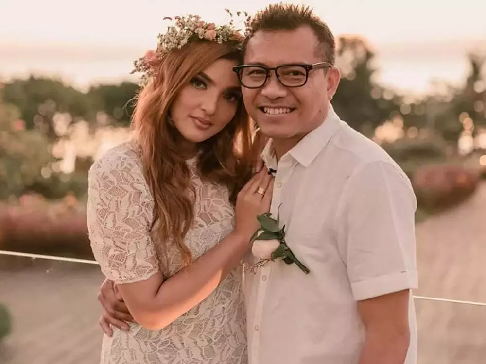 Seleb dan pasangan blasteran Prancis © 2021 brilio.net Seleb dan pasangan blasteran Prancis © 2021 brilio.net