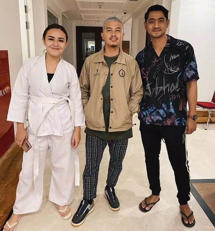  Amanda Manopo pakai baju bela diri © 2021 brilio.net