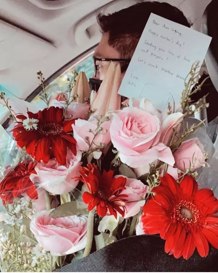 bunga dan surat cinta Ayu © 2021 brilio.net