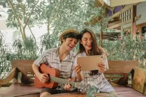 Resmi pacaran, ini 8 momen kemesraan Dinda Kirana dan Naufal Samudra