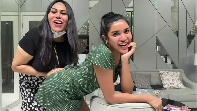 Potret terbaru Millendaru © Instagram