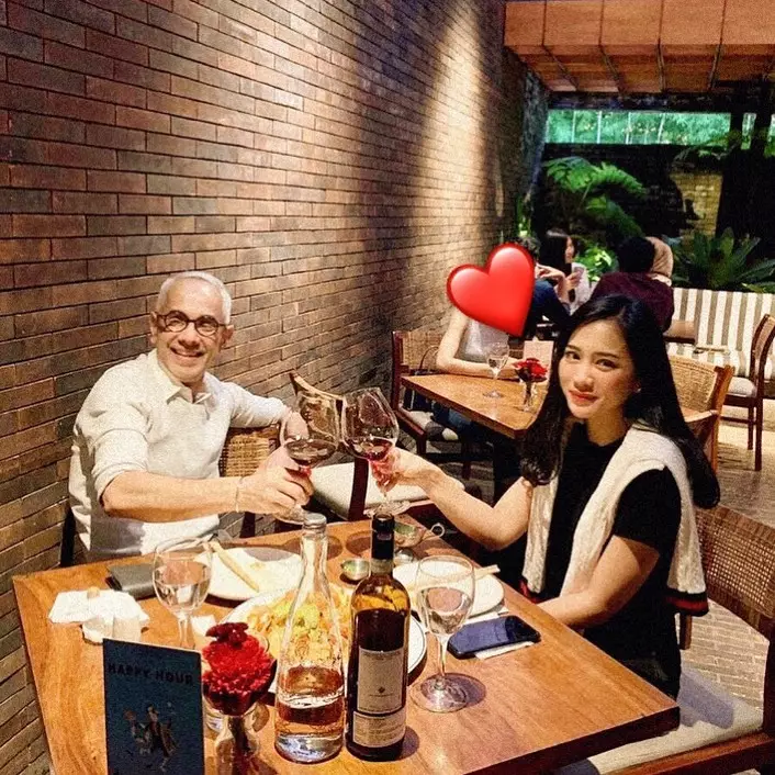 Seleb saat dinner romantis © 2021 brilio.net