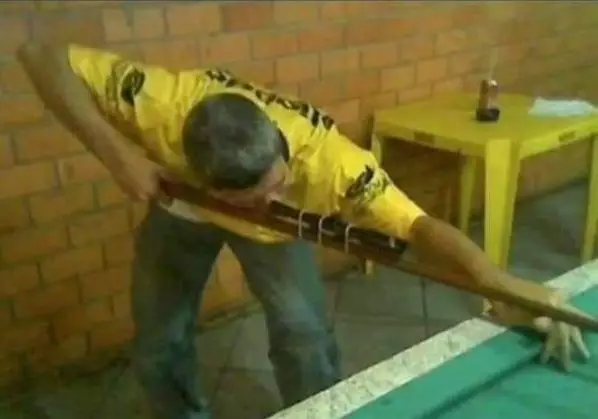 potret orang main biliar © Berbagai Sumber