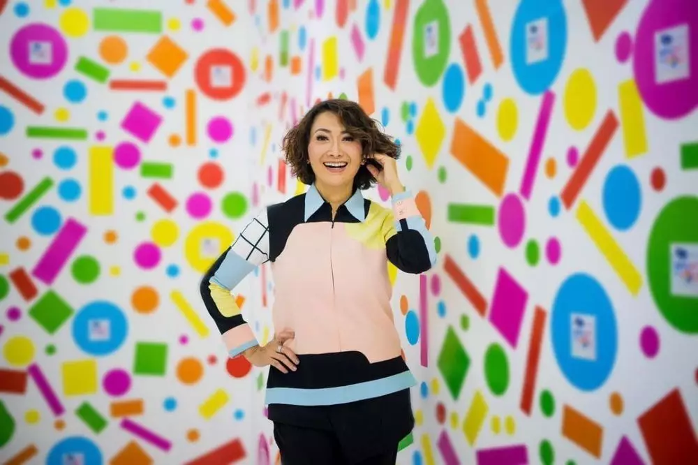 Pesona presenter cantik usia hampir setengah muda Instagram