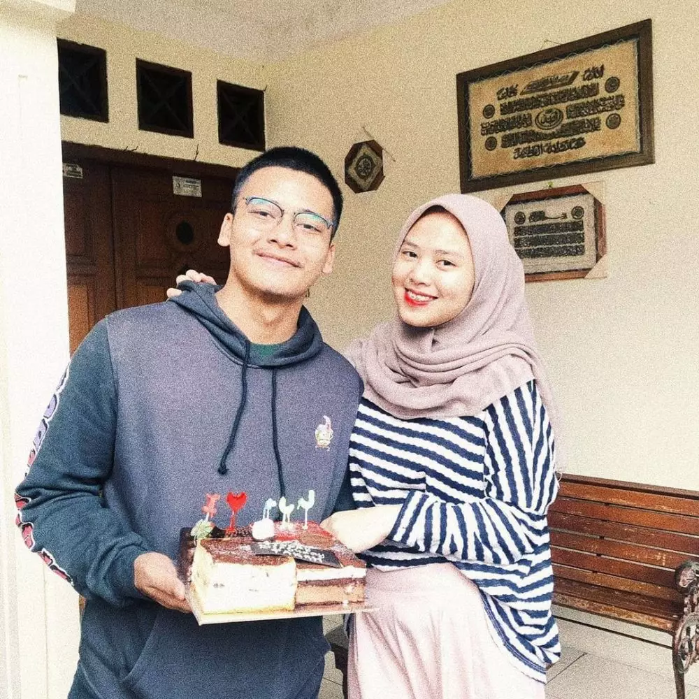 penyanyi abang tukang bakso © Berbagai Sumber penyanyi abang tukang bakso © Berbagai Sumber