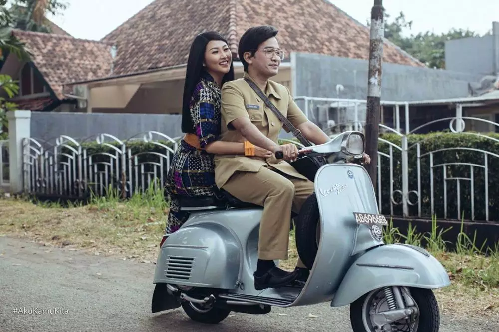 seleb dandan ala 90-an © 2021 brilio.net seleb dandan ala 90-an © 2021 brilio.net