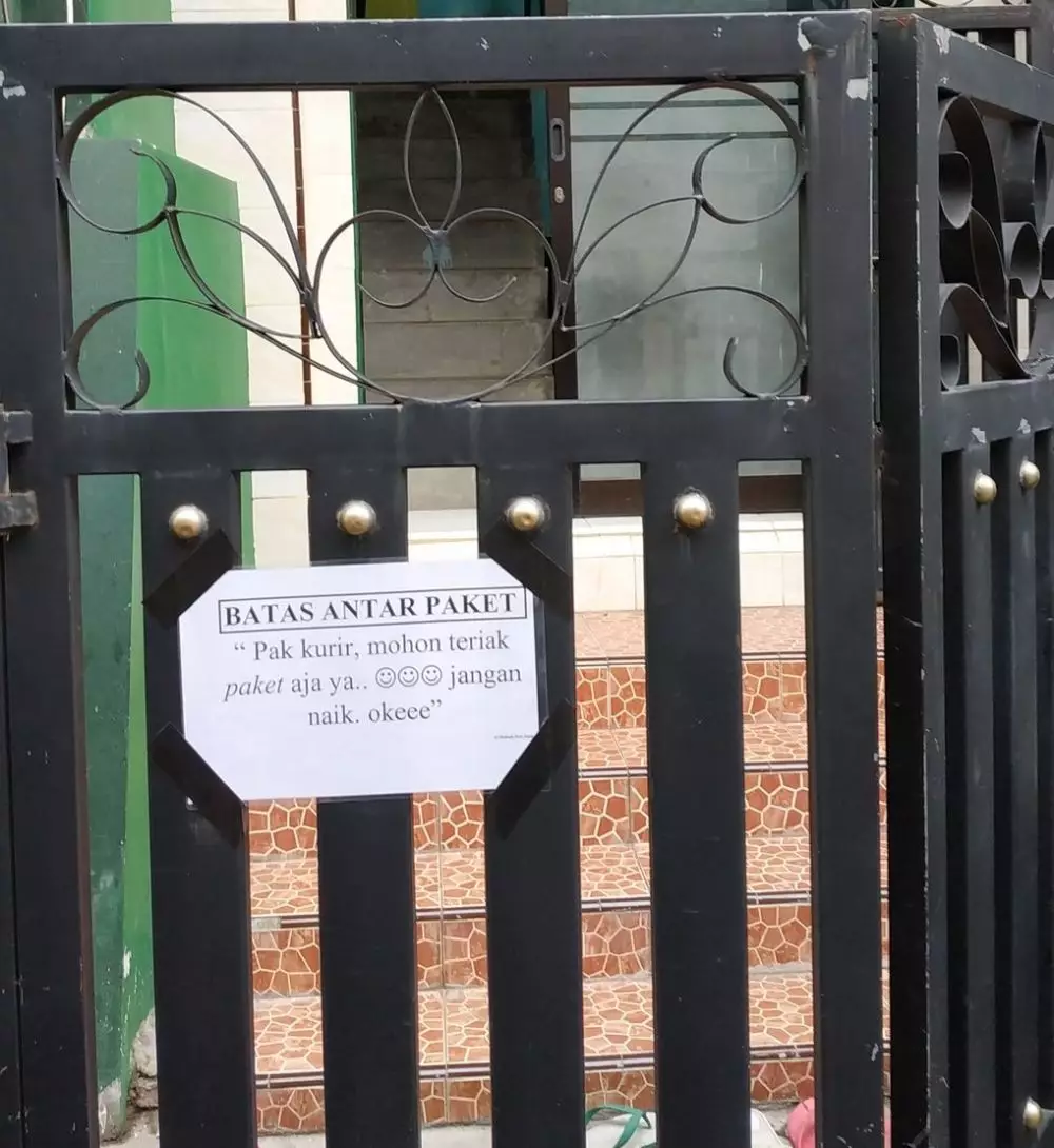 tulisan di pagar lucu © 2021 brilio.net