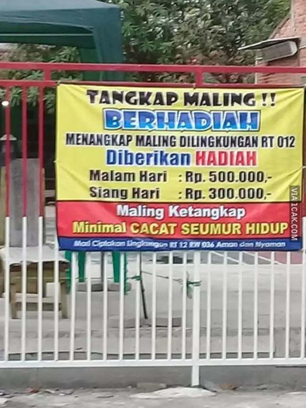 tulisan di pagar lucu © 2021 brilio.net