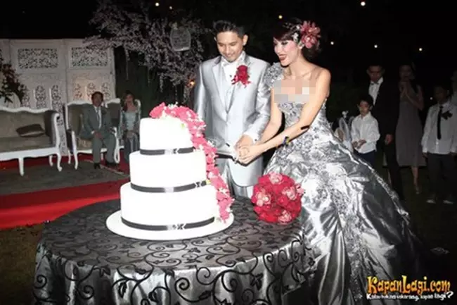 kue pernikahan seleb © 2021 brilio.net