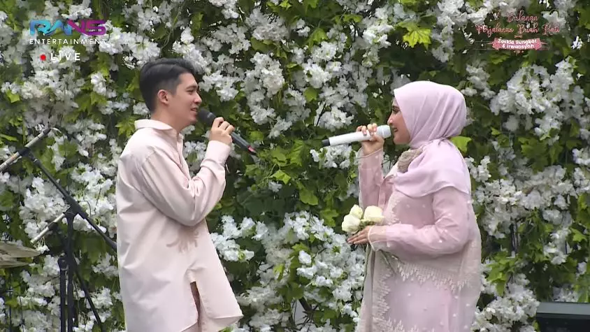 syukuran tujuh bulanan zaskia sungkar © YouTube