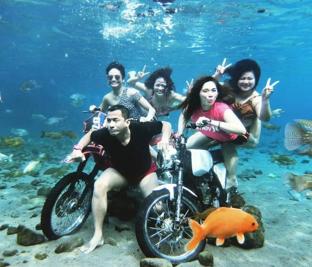 foto pose dalam air Berbagai sumber