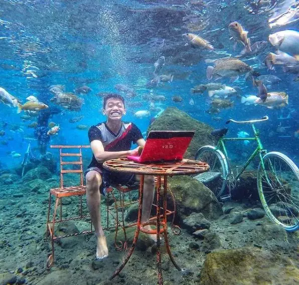 foto pose dalam air Berbagai sumber