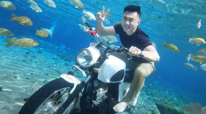foto pose dalam air Berbagai sumber