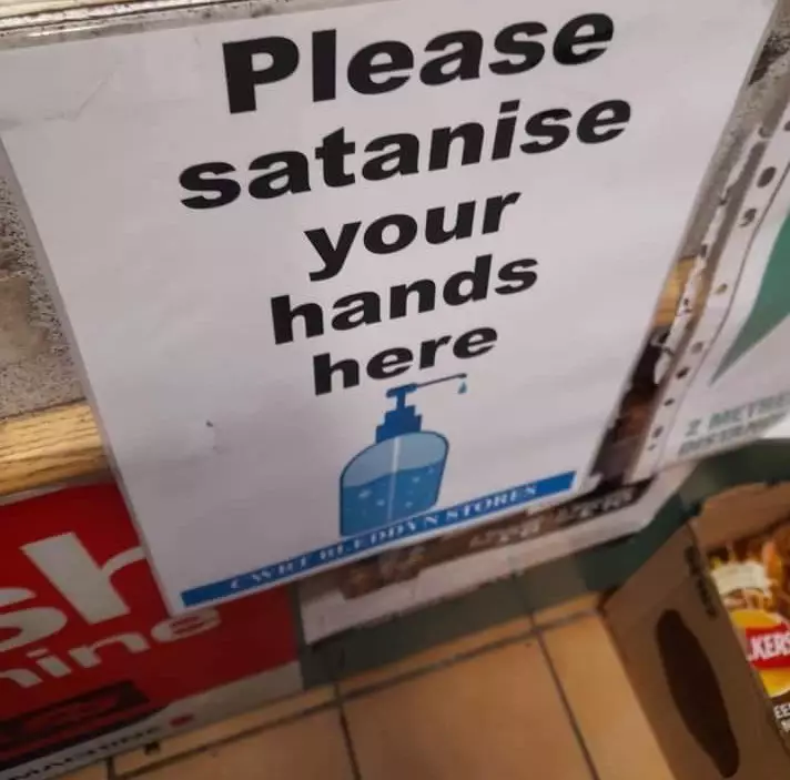 Pengumuman di warung kelontong © berbagai sumber