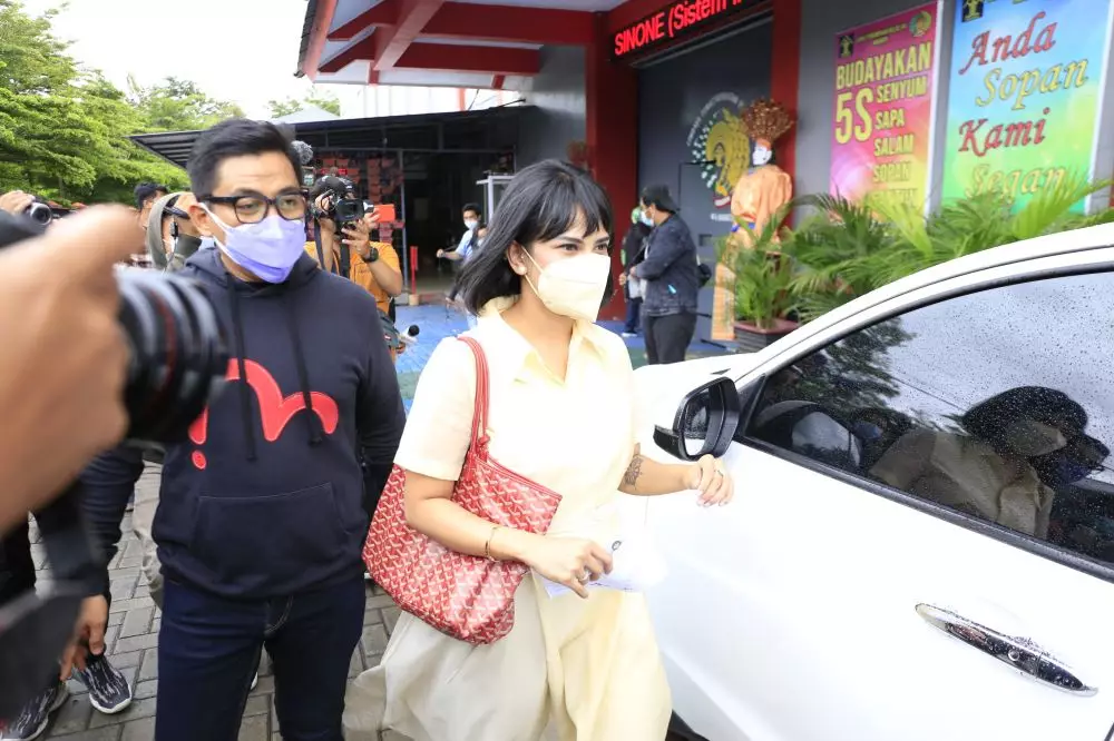 vanessa dapat jamur dari angelina sondakh © Berbagai Sumber