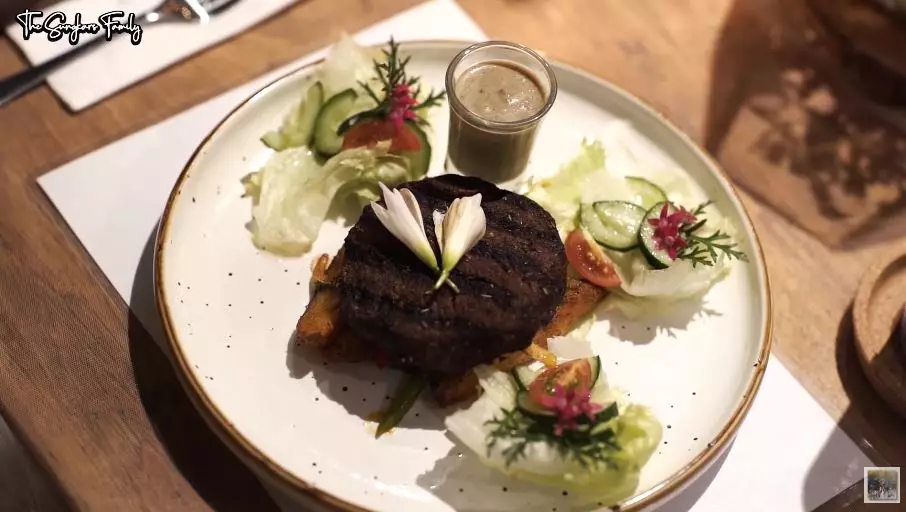 kejutan Wisnu untuk Shireen © 2021 brilio.net kejutan Wisnu untuk Shireen © 2021 brilio.net