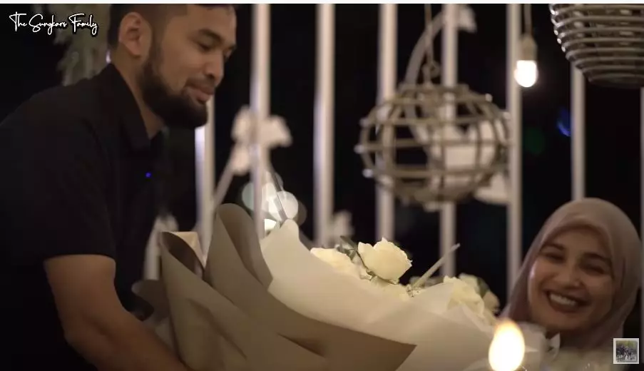 kejutan Wisnu untuk Shireen © 2021 brilio.net kejutan Wisnu untuk Shireen © 2021 brilio.net