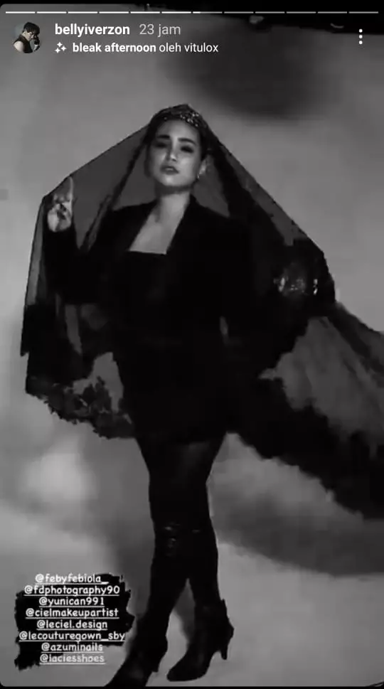 Pemotretan Feby kepala plontos © Instagram Pemotretan Feby kepala plontos © Instagram