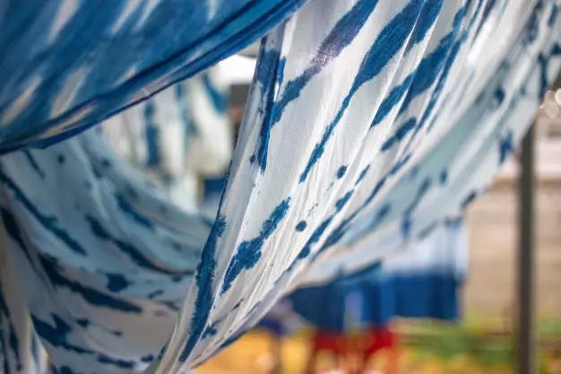 Cara membuat motif tie dye © 2021 brilio.net Cara membuat motif tie dye © 2021 brilio.net