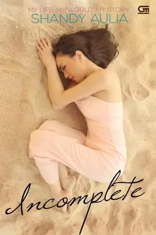 seleb cantik Tanah Air sukses terbitkan buku Berbagai sumber