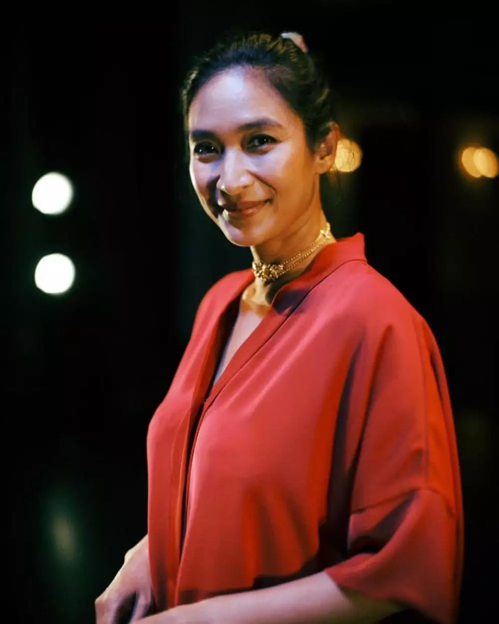 seleb cantik Tanah Air sukses terbitkan buku Berbagai sumber