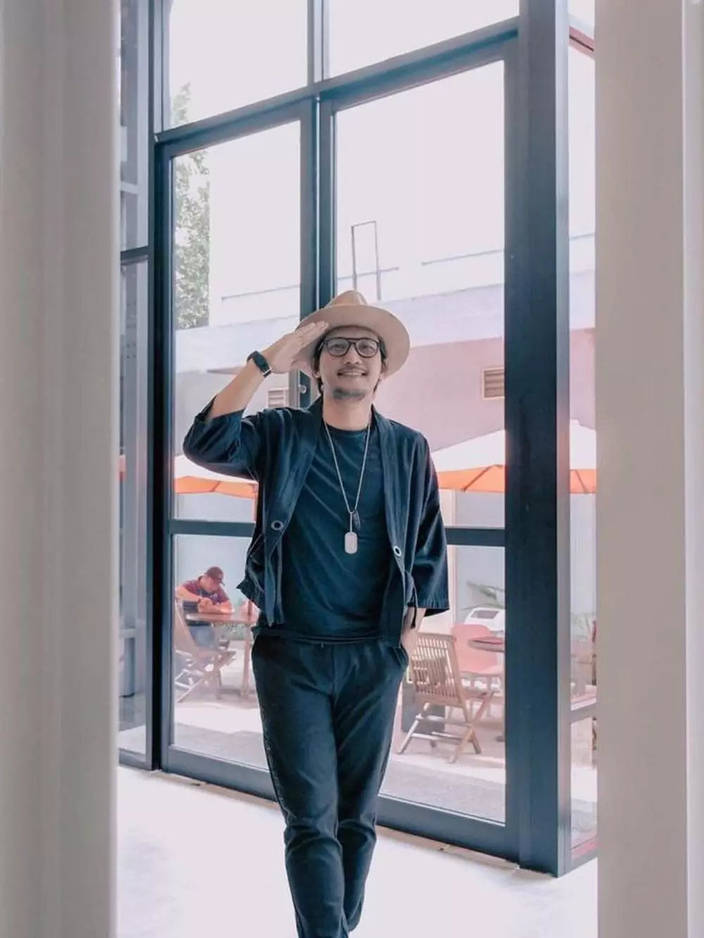 pesona penyanyi pria usia 40an © Instagram