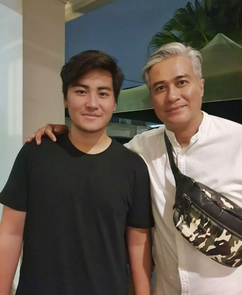 kebersamaan seleb dan putranya © Instagram kebersamaan seleb dan putranya © Instagram