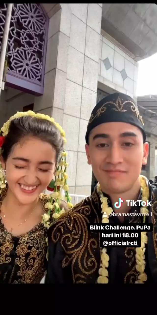 Verrel Bramasta dan Ranty Maria pakai baju pengantin © Istimewa Verrel Bramasta dan Ranty Maria pakai baju pengantin © Istimewa