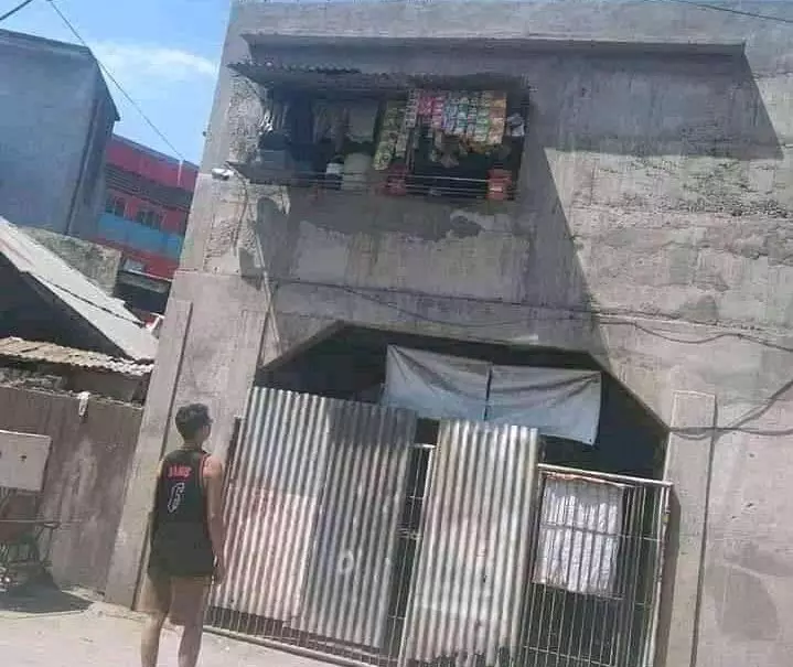 Potret nyeleneh warung © berbagai sumber