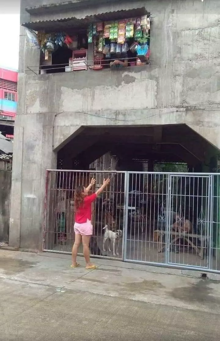 Potret nyeleneh warung © berbagai sumber