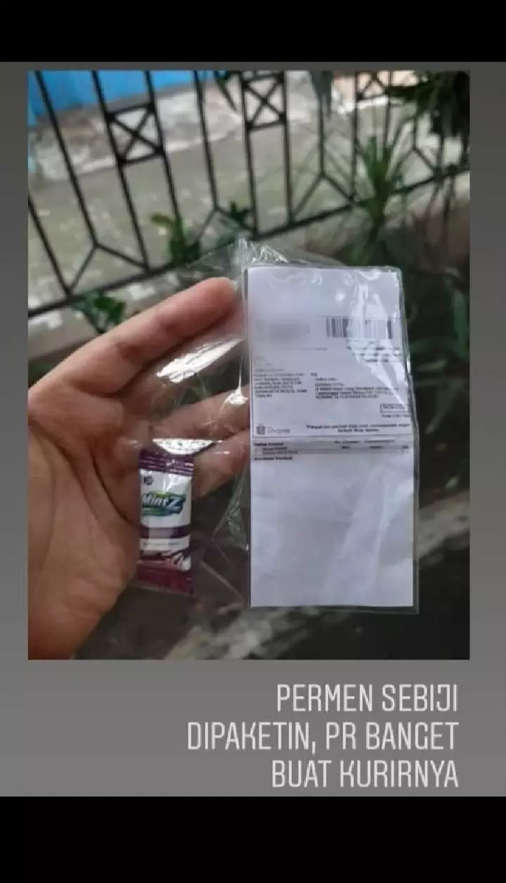 Curhatan kurir di status WA © Twitter Curhatan kurir di status WA © Twitter