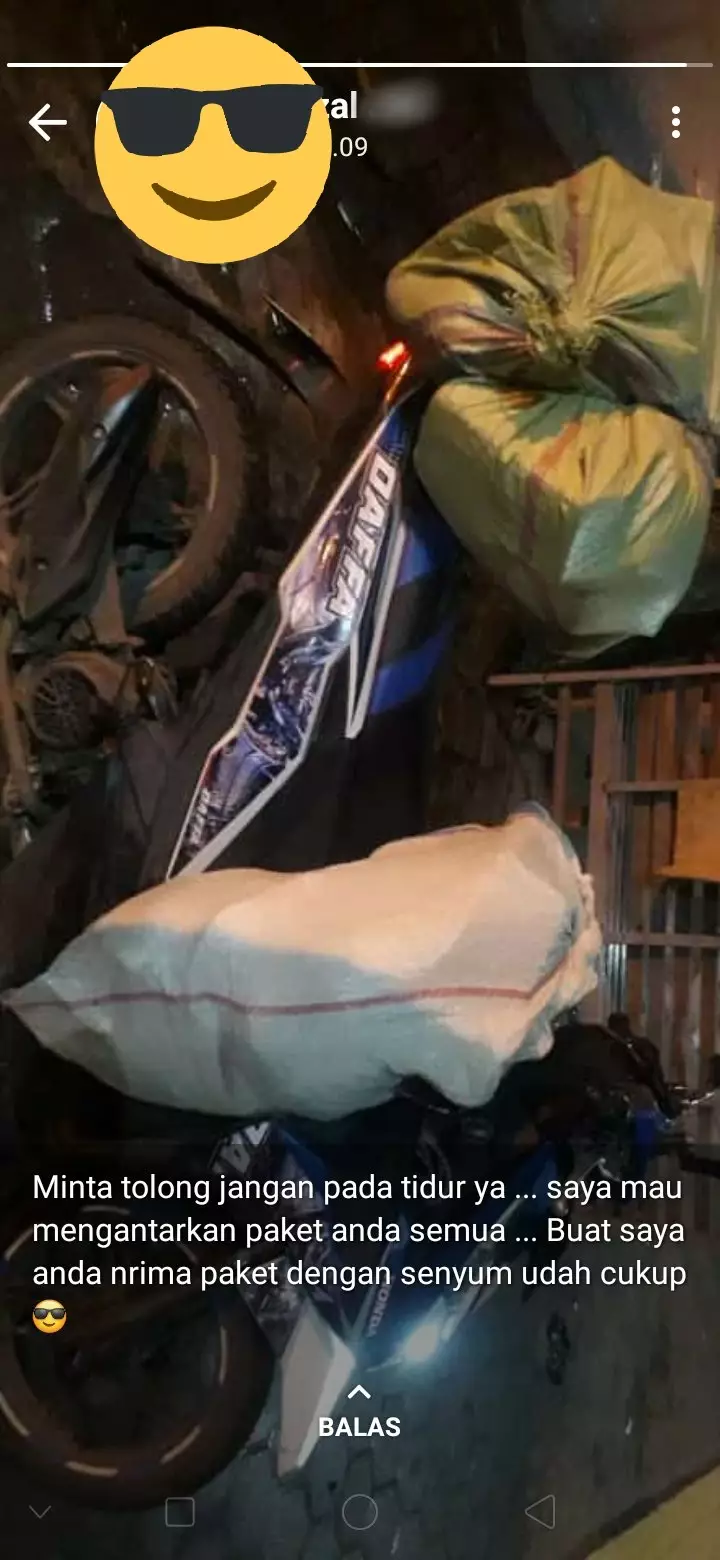 Curhatan kurir di status WA © Twitter Curhatan kurir di status WA © Twitter