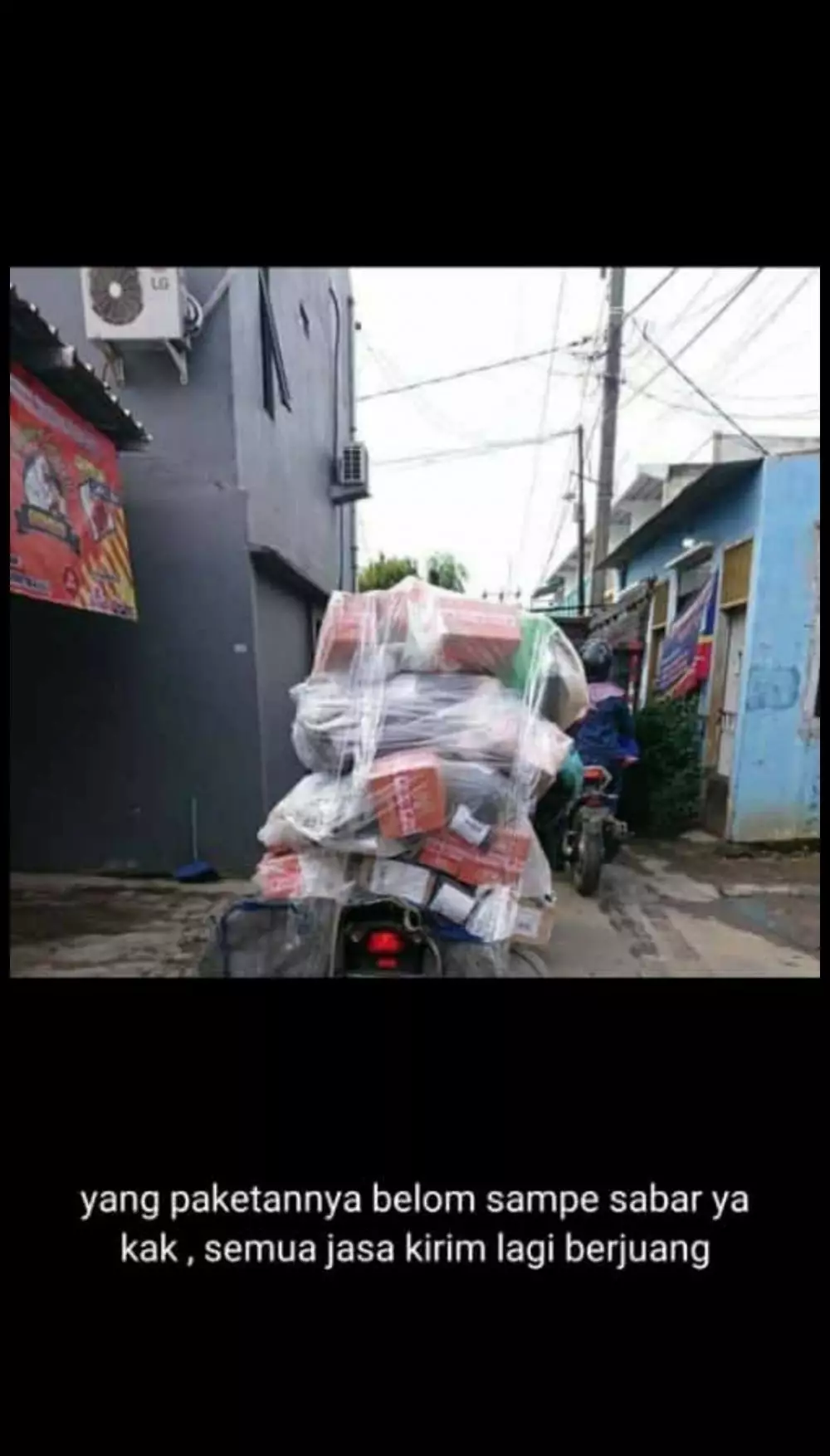 Curhatan kurir di status WA © Twitter Curhatan kurir di status WA © Twitter