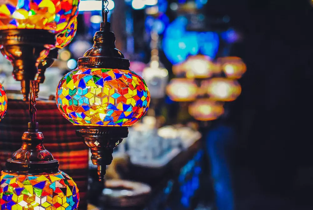 Suka hunting foto cityscape malam hari? 7 tips ini bikin karyamu apik berbagai sumber Suka hunting foto cityscape malam hari? 7 tips ini bikin karyamu apik berbagai sumber