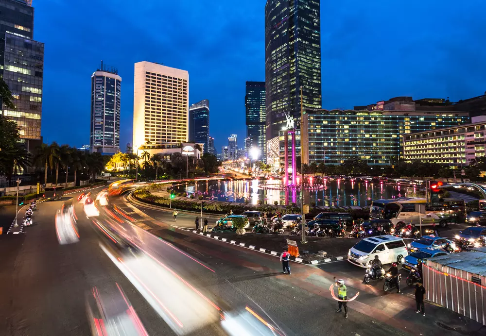 Suka hunting foto cityscape malam hari? 7 tips ini bikin karyamu apik berbagai sumber Suka hunting foto cityscape malam hari? 7 tips ini bikin karyamu apik berbagai sumber