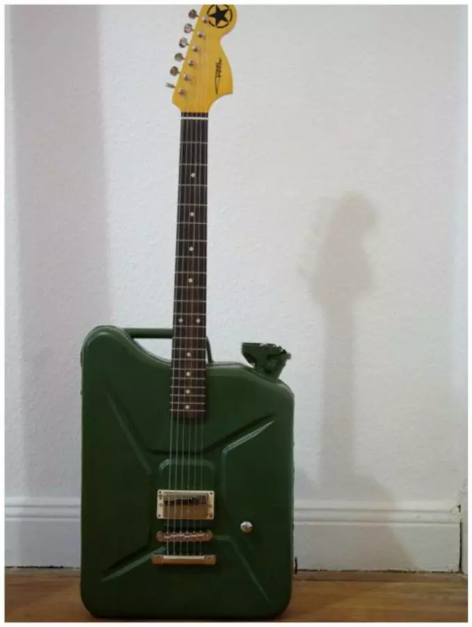 kreasi gitar unik Berbagai sumber