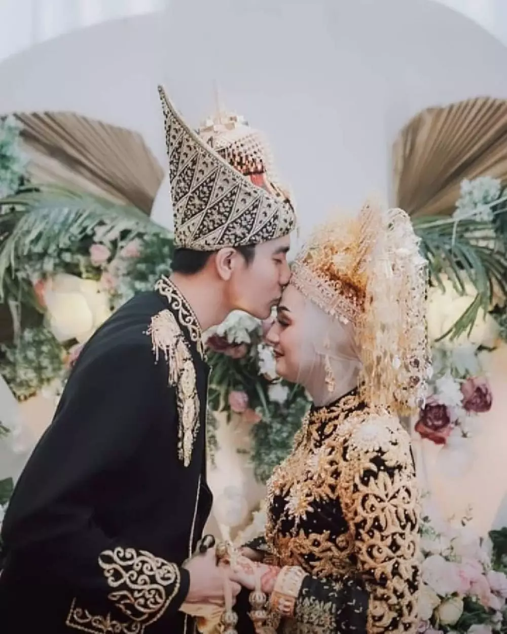 post wedding seleb yang taaruf © 2021 brilio.net