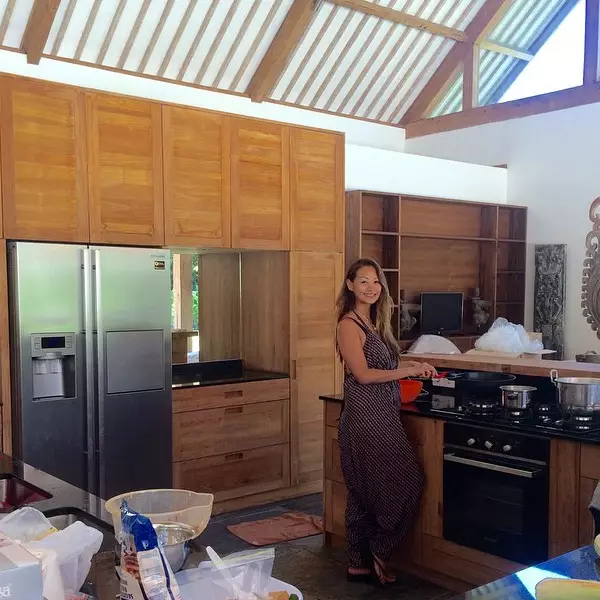 Penampakan dapur rumah 7 seleb di Bali Instagram