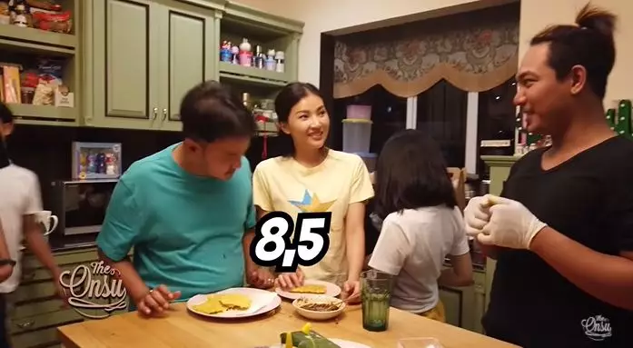 Dava jadi koki di rumah © YouTube