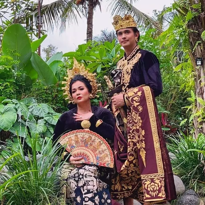 Jennifer Jill dandan pakai paes Bali © Instagram Jennifer Jill dandan pakai paes Bali © Instagram
