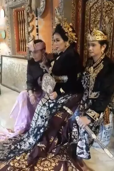 Jennifer Jill dandan pakai paes Bali © Instagram Jennifer Jill dandan pakai paes Bali © Instagram