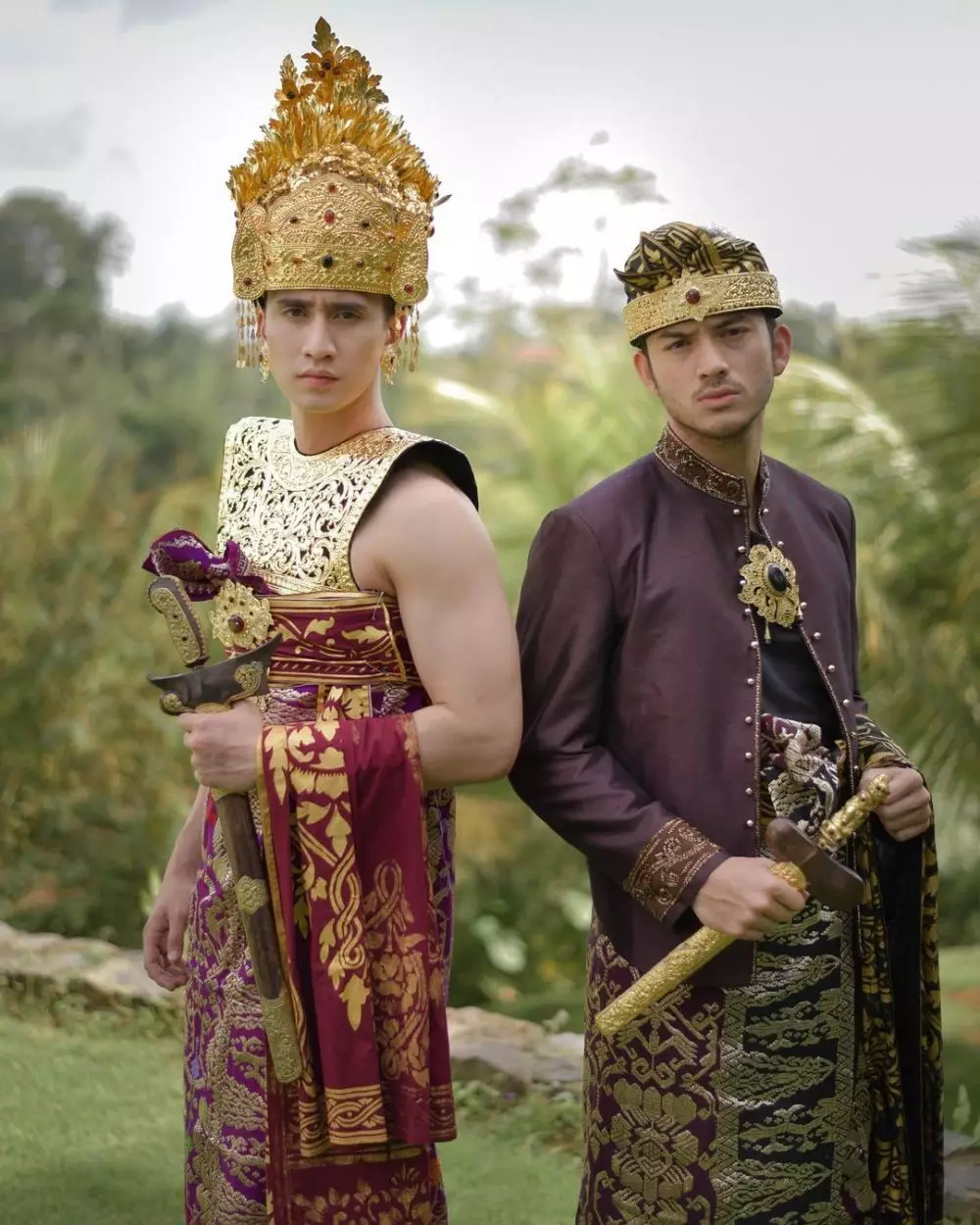 Verrel Bramasta pakai baju adat © 2021 brilio.net Instagram Verrel Bramasta pakai baju adat © 2021 brilio.net Instagram