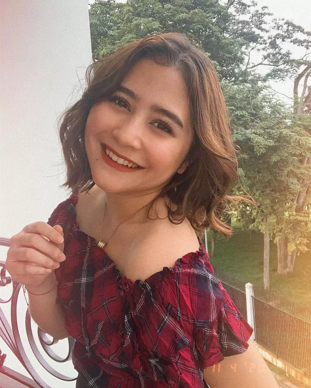 Pesinetron dengan rambut bob © Instagram