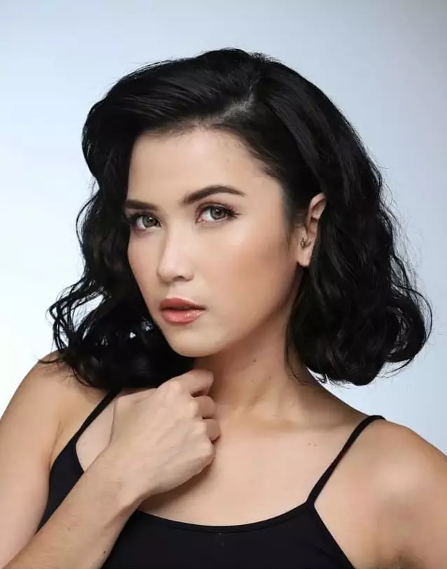 Pesinetron dengan rambut bob © Instagram