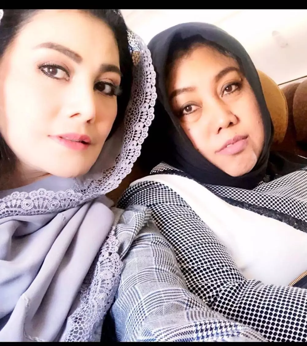 kenangan Siti KDI dan kakak © Instagram kenangan Siti KDI dan kakak © Instagram