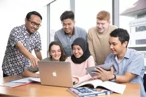 5 Bekal yang harus dimiliki agar karier kamu cemerlang di dunia kerja