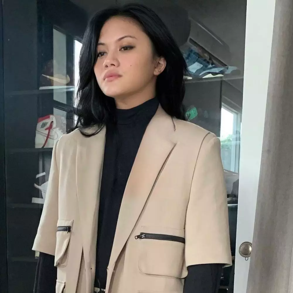 Potret editan foto aktor jadi cewek Instagram/ Twitter/ TikTik © 2021 brilio.net