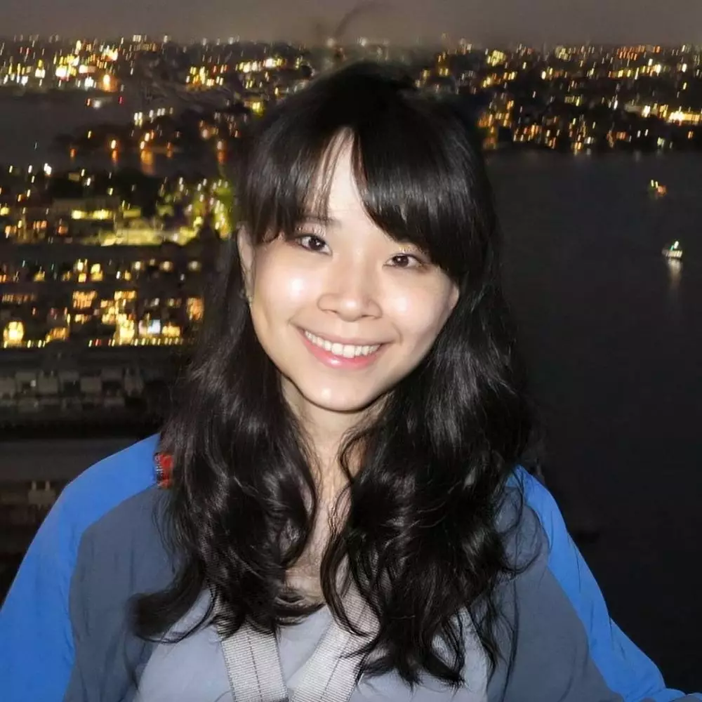 Potret editan foto aktor jadi cewek Instagram/ Twitter/ TikTik © 2021 brilio.net