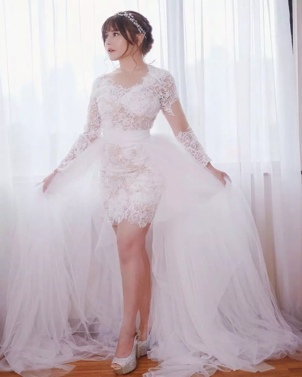 Pesinetron pakai gaun pengantin © Instagram Pesinetron pakai gaun pengantin © Instagram